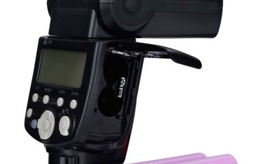 Компания Yongnuo анонсировала вспышку YN560Li на аккумуляторах 18650