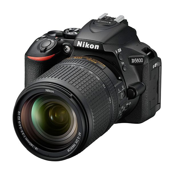 Зеркальная камера Nikon D5600 Kit AF-S 18-140 VR